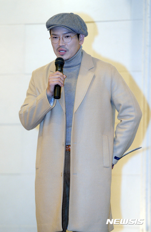 바이브 정규 7집 파트2 기자간담회 사회자 엠씨 딩동