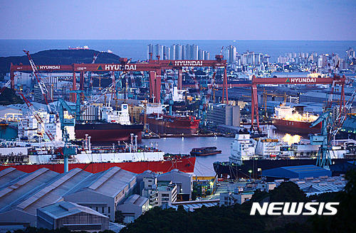 조선 3사, 직영 인력 1만4000명 줄이고· 도크 3곳 폐쇄한다