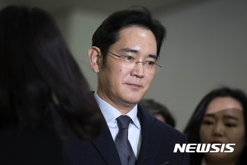 특검 들어서는 이재용 부회장