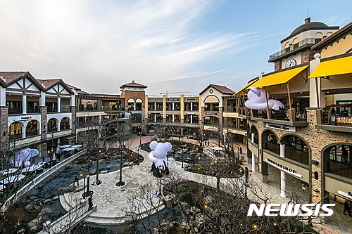 [시흥 프리미엄 아울렛 6일 오픈]아르마니·코치·휴고보스 등 220개 브랜드 입점