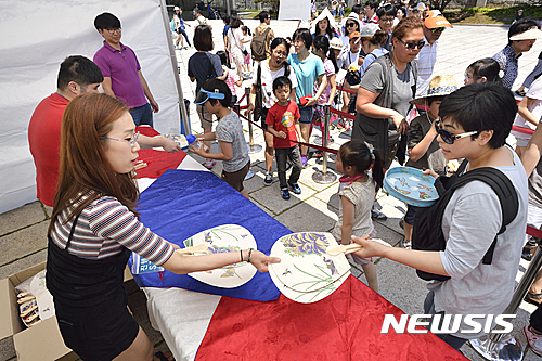 창포물 머리감고 수리취떡 먹고…‘여름맞이, 단오’