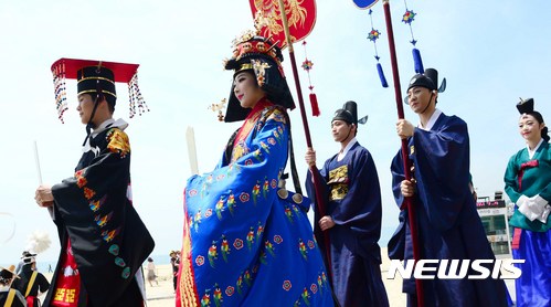 왕비의 잔치..화려한 외출