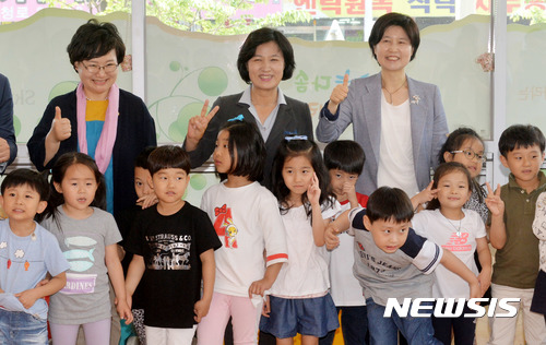 인천 어린이집 방문한 추미애 대표