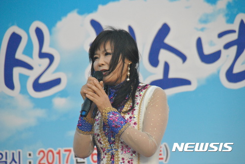 히트곡 세월강 부르는 트로트 가수 더나은