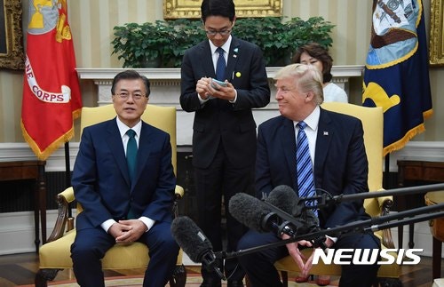 이와중에 트럼프가 싸늘했다고 프레임 짜는 종편 | 인스티즈