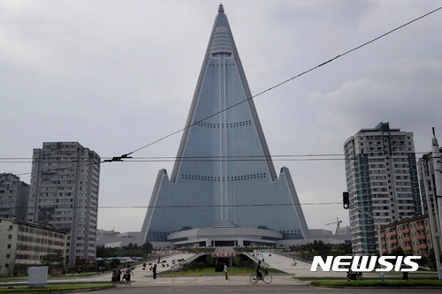 북한 류경호텔 30년만에 개장?&#183;&#183;&#183;27일 주변 개축공사 마무리 | 인스티즈