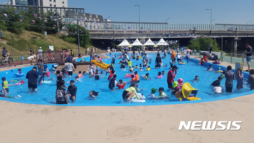 [성남소식] 탄천물놀이장 매점 수익금 12년째 기부 등