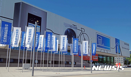 IFA2017 개막 앞두고 삼성전자 옥외광고 설치