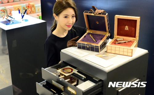 만년필 명가 파카 창립 129주년 특별전시