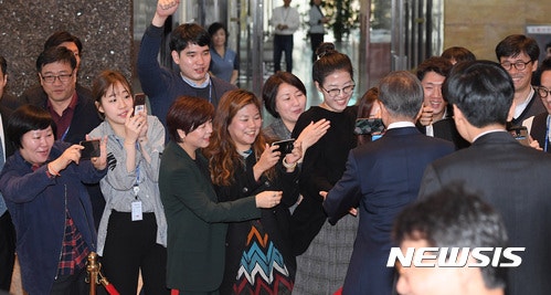 인기만발 문재인 대통령 | 인스티즈