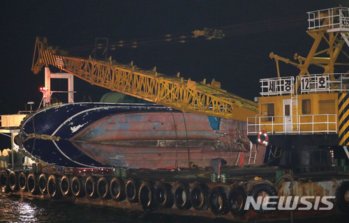 인천항으로 입항하는 선창1호