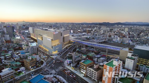 관광지도 바꾼 대구 신세계백화점, 개장 1년만에 3300만명 방문 