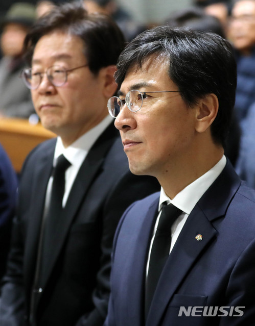 이재명-안희정, 고 김근태 전 상임고문 6주기 추도식 참석