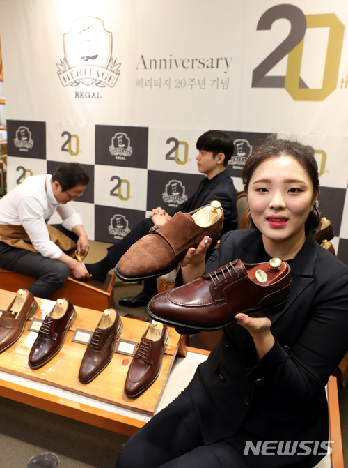 수제화 장인과 함께하는 금강제화 헤리티지 론칭 20주년 기념 할인