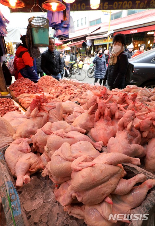 설 명절 앞두고 붐비는 경동시장
