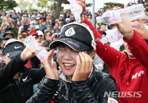21개월 만에 우승 이소영 벌에 쏘였는데 행운의 벌인 듯 21개월 만에 우승 이소영 벌에 쏘였는데 행운의 벌인 듯