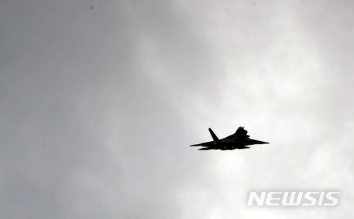 구름속으로 F-22 랩터