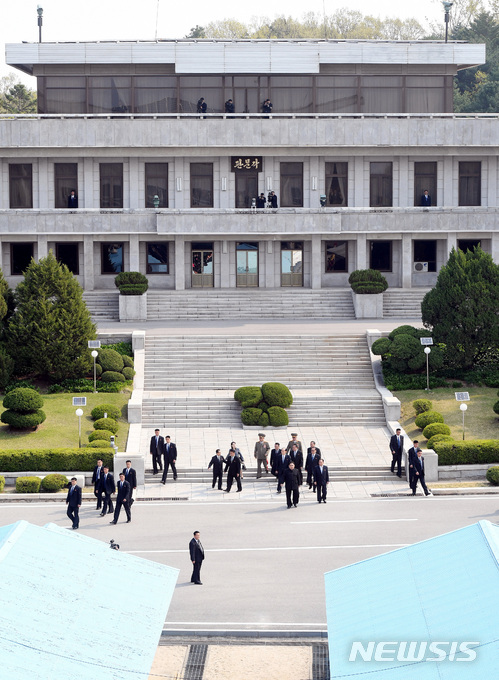 남북 장성급 회담 10년 만에 열린다…14일 판문점 개최