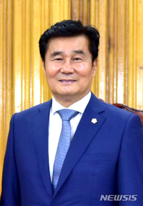 전국 최다 8선 강필구 영광 군의원…의장직만 3번째 영예  