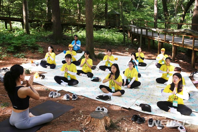 유한킴벌리 그린캠프, 숲속 요가로 힐링해요