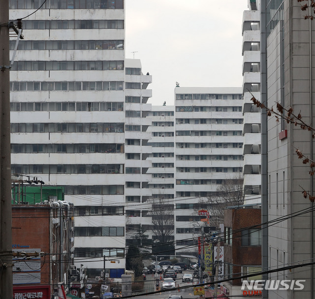 재건축단지 절반이 손바꿈…집값 뛰자 투자수익 20억 넘기도 