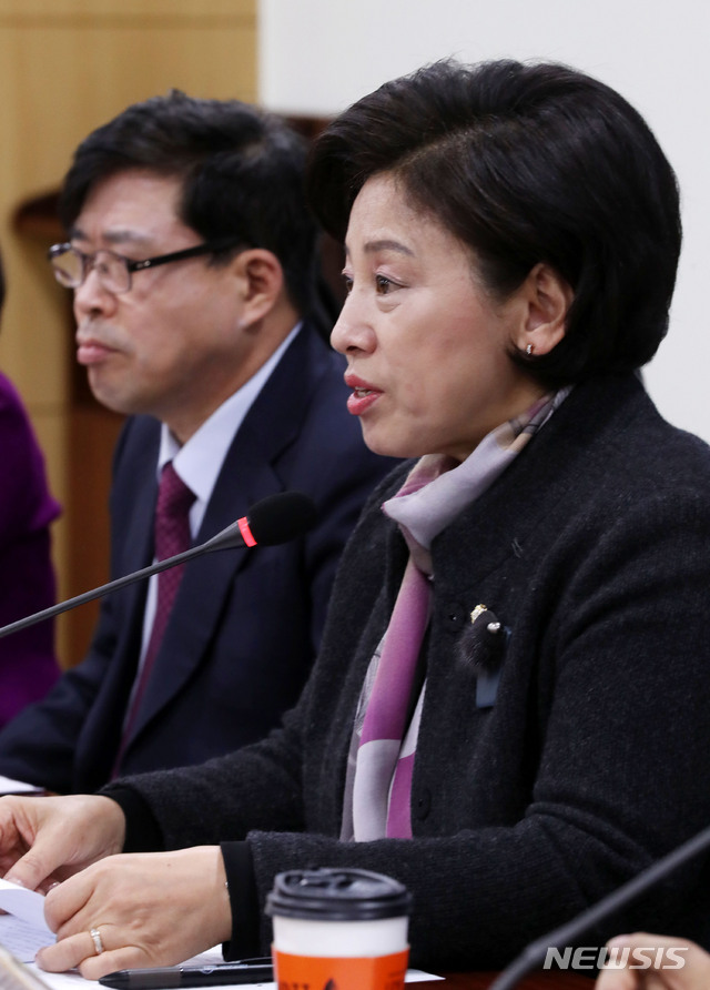 발언하는 남인순 유치원·어린이집 위원장