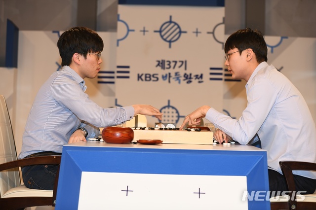 신민준 9단, KBS 바둑왕전 우승...박정환 9단 꺾고 첫 타이틀 
