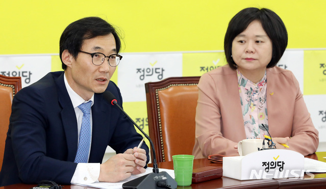 발언하는 노희범 변호사