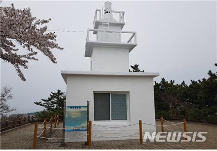 연평어장 희망의 불빛…45년만에 연평도등대 재점등