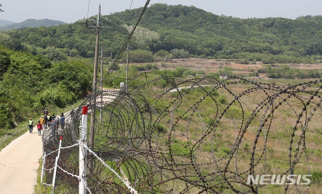 DMZ 평화의 길을 걸으며