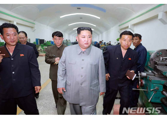 北 김정은, 단거리 미사일 발사 후 23일 만에 공개 활동