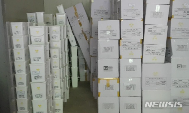 문경서 불법의료폐기물 보관창고 발견…120t 규모