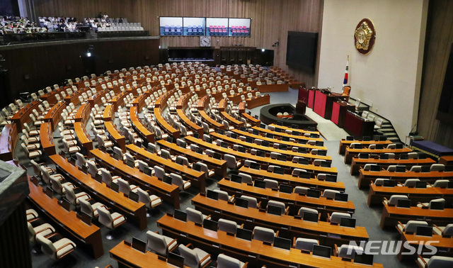 국회 파행 70일...텅빈 본회의장
