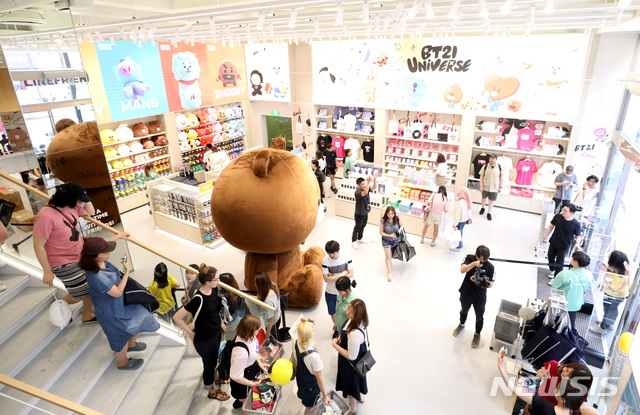 강남에 오픈한 라인프렌즈 플래그십 스토어