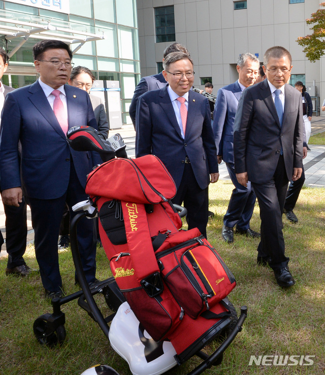 한국로봇산업진흥원 방문한 황교안 대표
