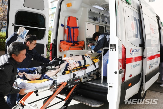 [울산소식] 울산대병원, 닥터카 이송 모의훈련 등