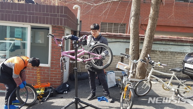집·아파트·학교까지 찾아간다…서초구, 자전거 수리센터