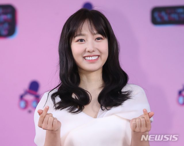 이혜성 아나운서 사랑의 하트