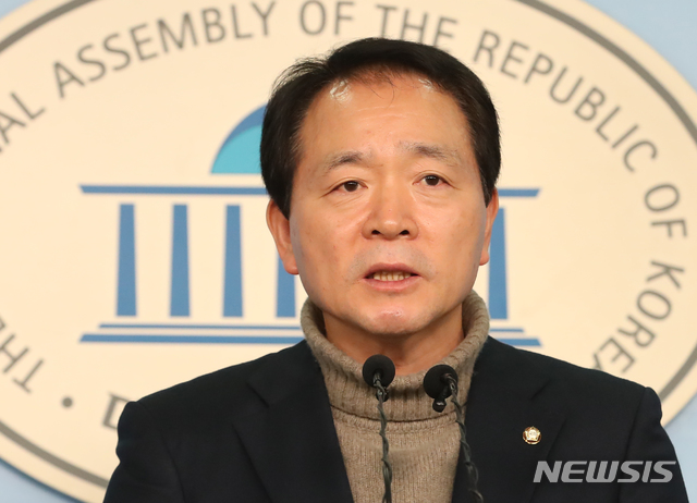 성일종, 검찰의 대표·의원·당직자 27명 기소 관련 기자회견