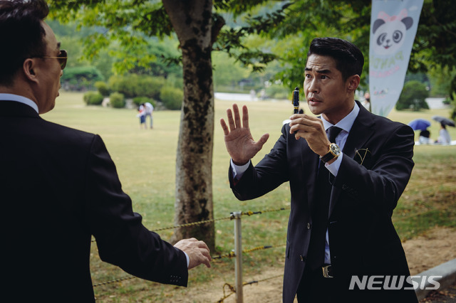 이성민 미스터 주는 신토불이 영화...남산의 부장들 때문에 걱정