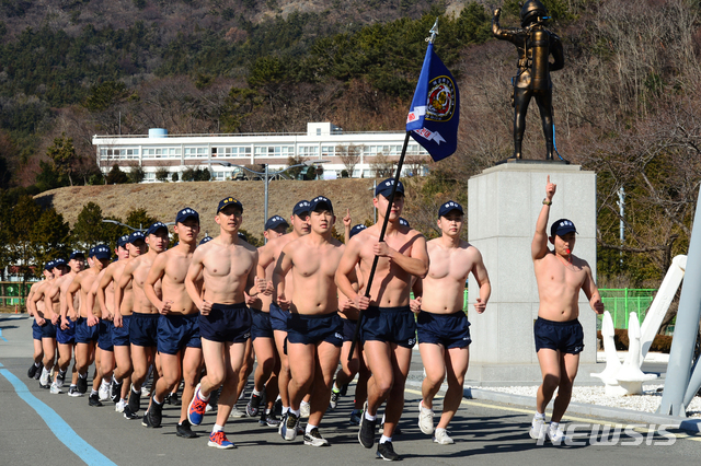 해군 해난구조전대, 진해 군항서 혹한기 내한(耐寒) 훈련 돌입