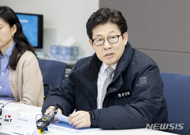 녹색산업 우수기업 부강테크 방문한 조명래 장관
