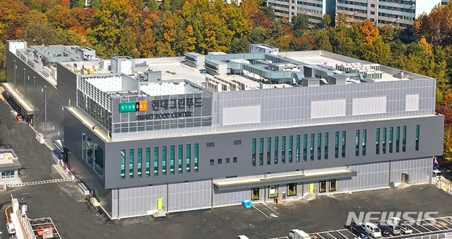 현대그린푸드 “식품제조사업 본격 진출”…‘스마트 푸드센터’ 가동