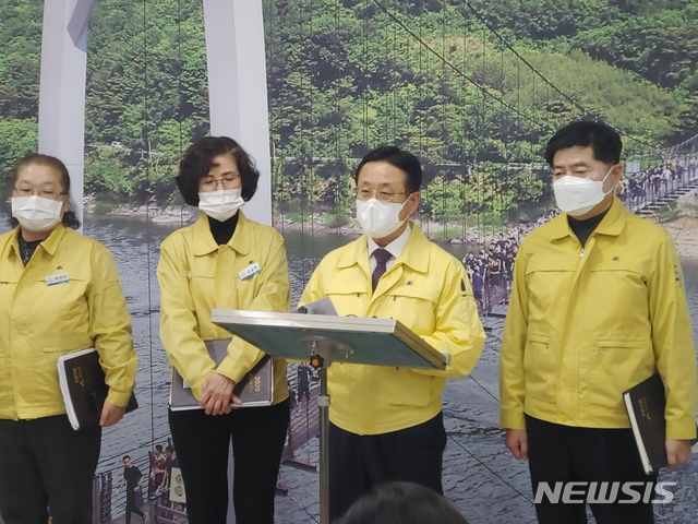 괴산 경로당서 60~80대 여성 6명 집단감염…코로나19 진원지(종합)