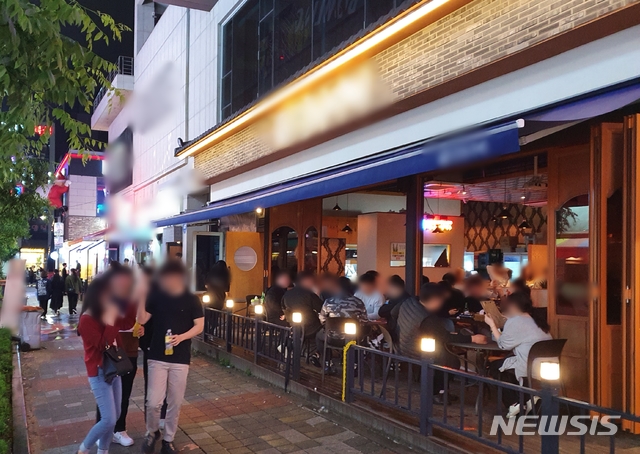 [르포]헌팅포차 북새통, 유흥주점·콜라텍만 아니면 되니···