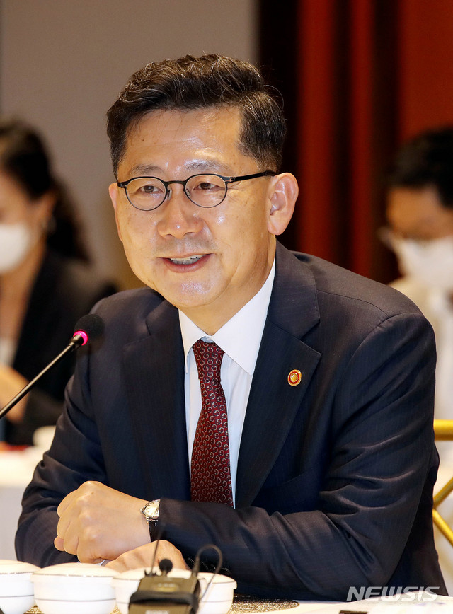 인사말하는 김현수 장관
