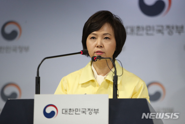 이의경 식약처장, AI 의료기기 업체 현장 가다