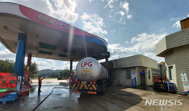 중앙고속도 안동휴게소 주유소서 LPG 탱크로리 차량 화재