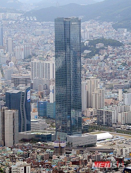 부산국제금융센터, 63층 입주업체 공모…11월 6일까지