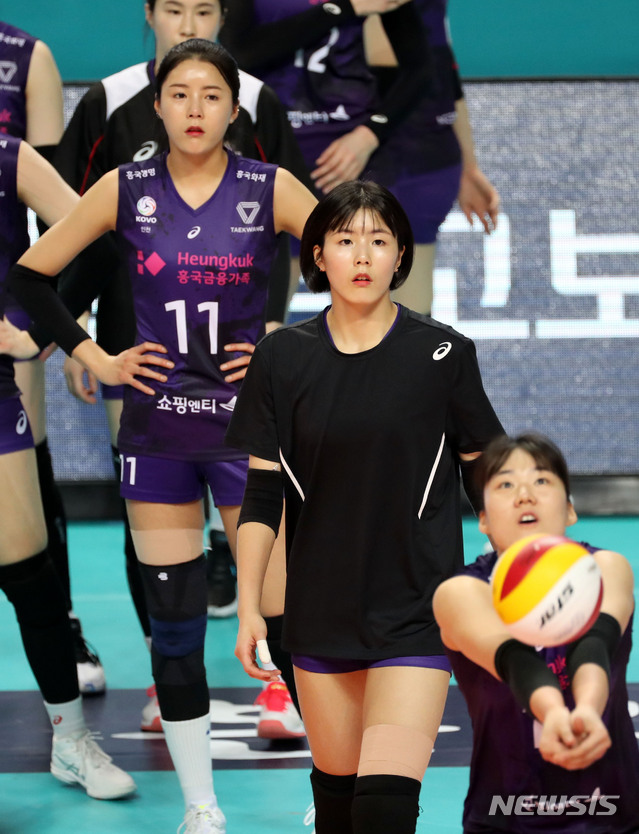 훈련하는 이재영-이다영